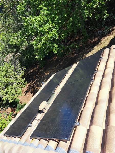 Poser des panneaux solaires photovoltaïques sur toiture près de Remoulins dans le Gard par ELIT NRJ UZES: Valorisez votre logement